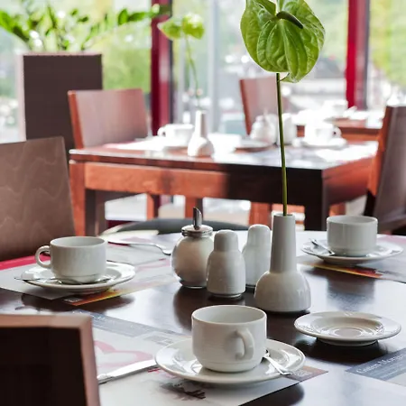 Intercityhotel Hotel 3*