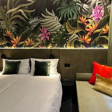 Rugs Hotel