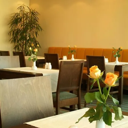 Intercityhotel Hotel 3*