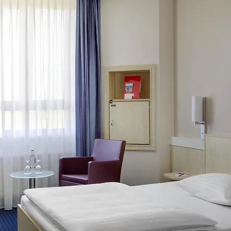 Intercityhotel Hotel 3*